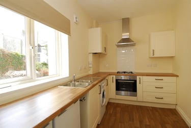 3 bed flat, North Street, GF, City Centre, Plymouth, PL48DH - Image 4